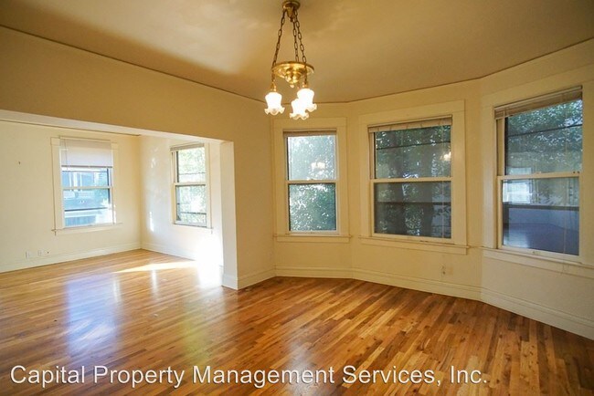 Building Photo - 2167 SW Yamhill St