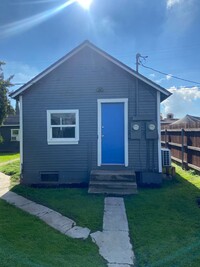 Building Photo - 3841