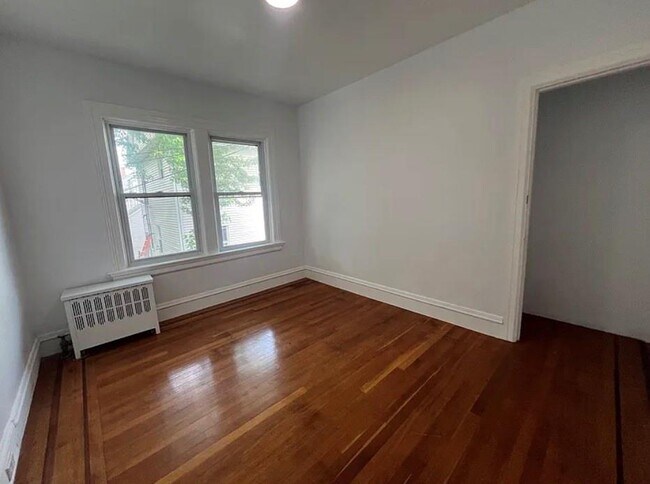 Building Photo - 112 Norwood Ave
