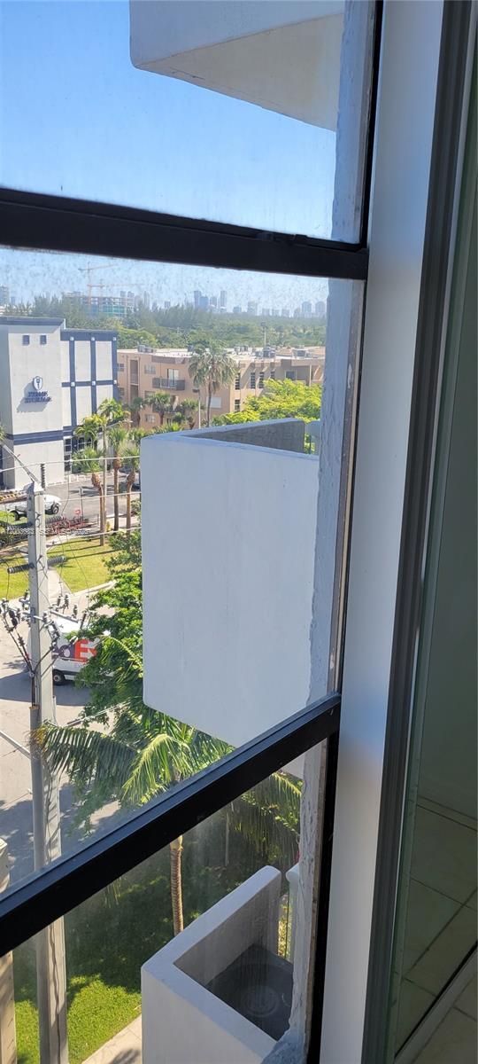 Building Photo - 13499 Biscayne Blvd