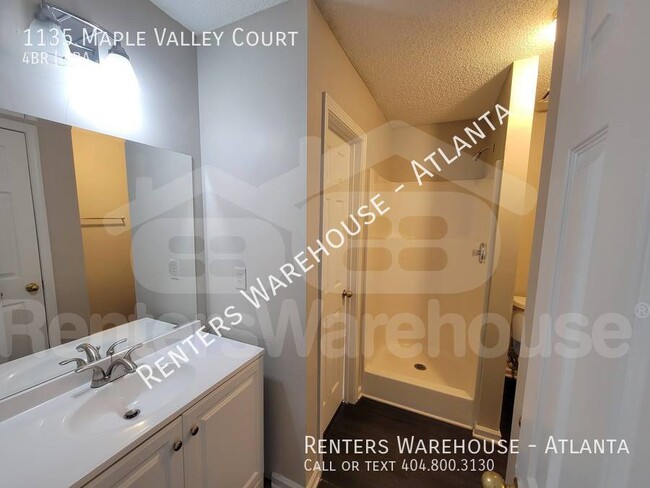 Building Photo - Great Townhouse in Union City&#039;s Maple...
