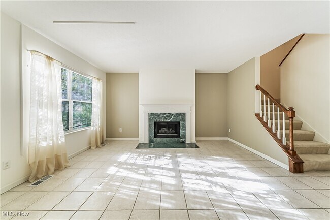 Building Photo - 751 Heath Ln