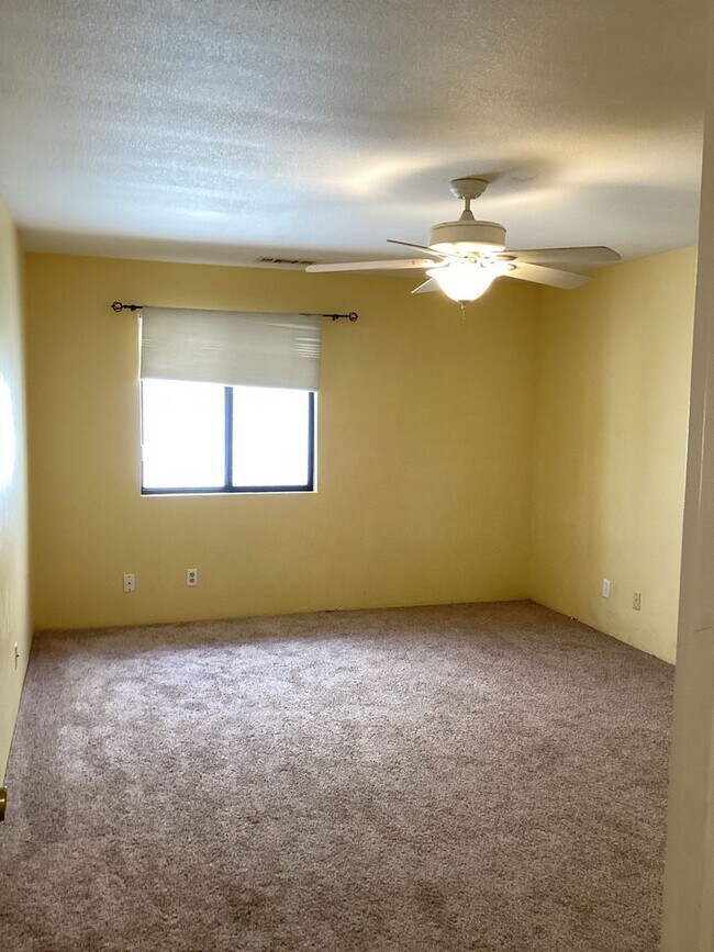 Building Photo - 439 Foxfire Ln