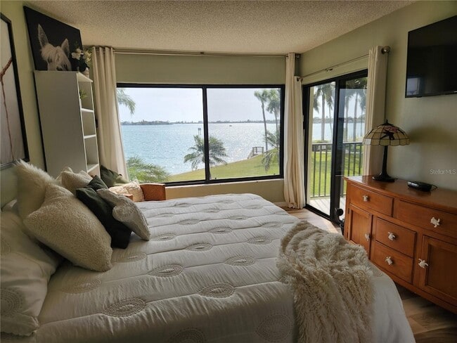 Building Photo - 6287 Bahia Del Mar Cir N