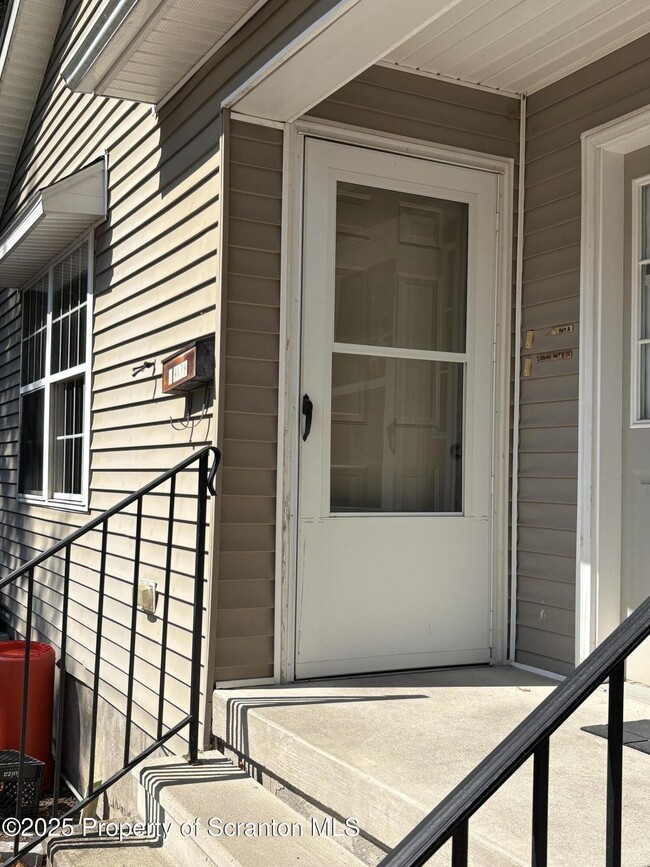 Building Photo - 907 Lackawanna Ave