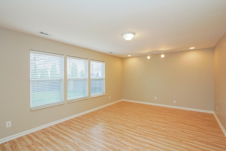 Building Photo - 2145 Erin Ln