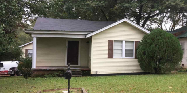 Primary Photo - Chicksaw St House near Walgreens