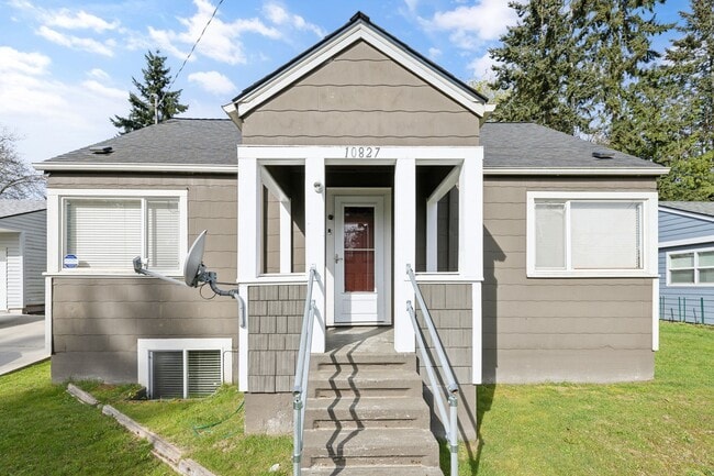 Building Photo - 10827 10th Ave SW