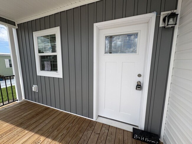 Building Photo - 3055 Lamplighter Dr