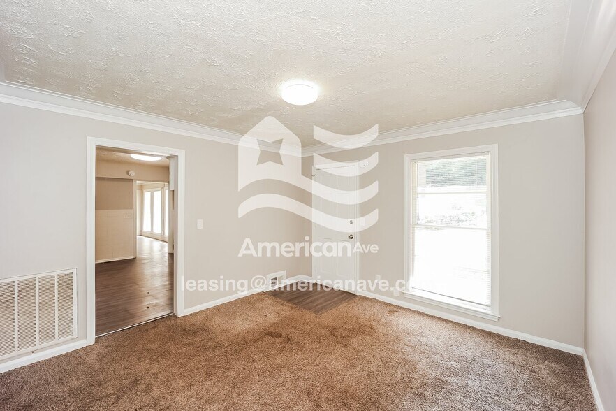 Building Photo - 3912 Mosley Dr