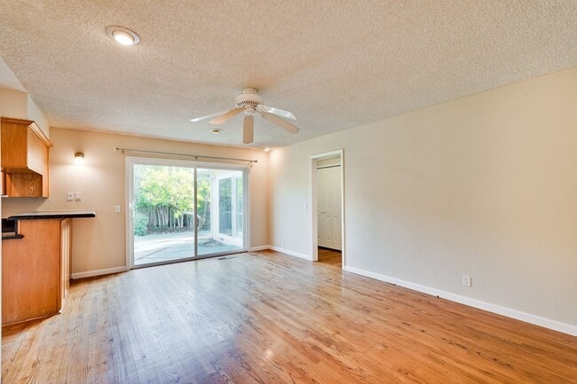 Building Photo - 10534 Deodara Dr