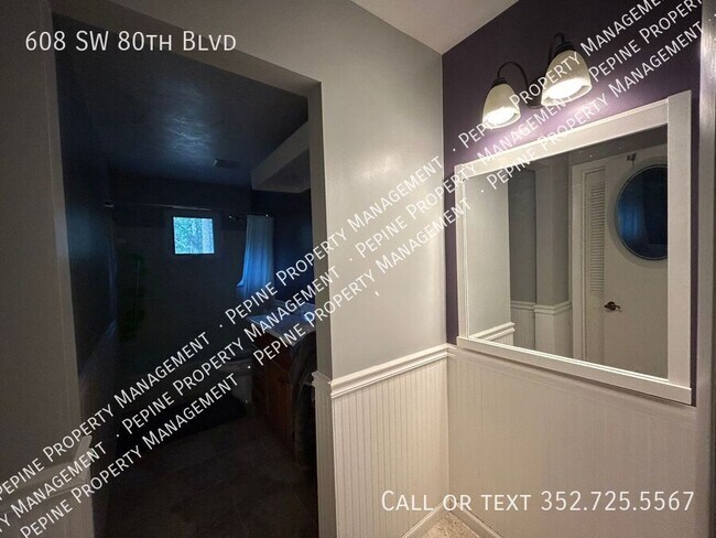 Building Photo - 608 SW 80th Blvd