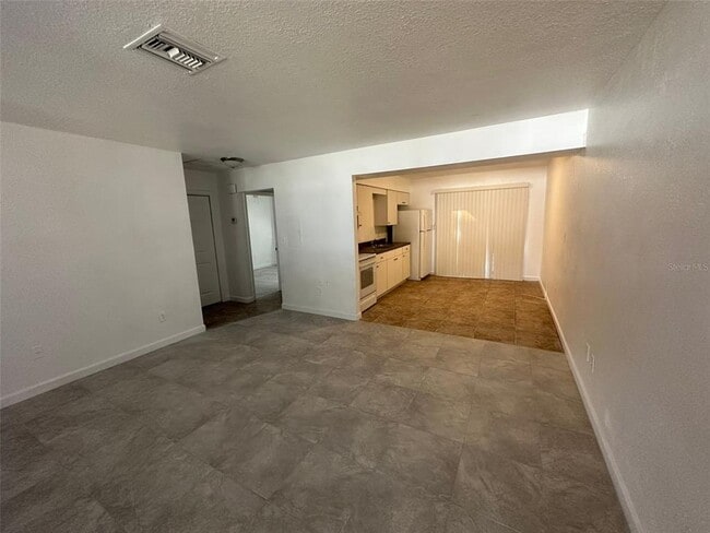 Building Photo - 8383 N Snapdragon Way