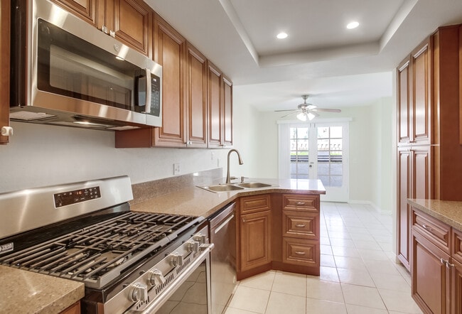 Building Photo - 11864 Bernardo Terrace