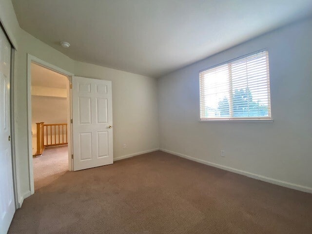 Building Photo - Beautiful and spacious 3-bedroom, 2.5-bath...