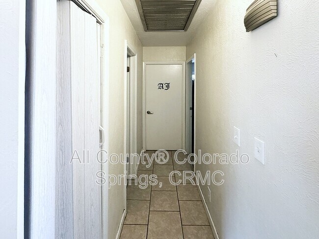 Building Photo - 1021 Norwood Ave
