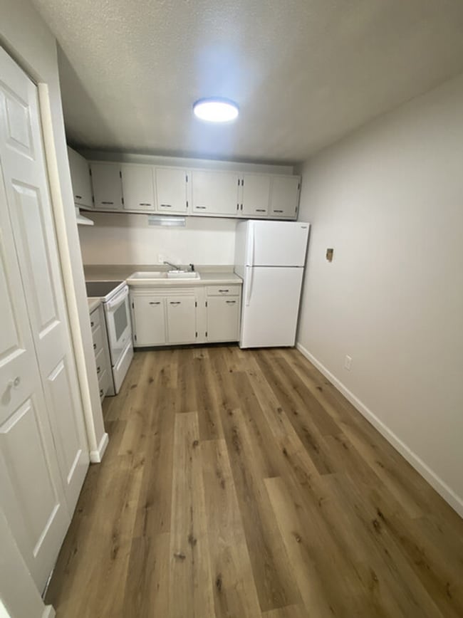 Interior Photo - Imperial Apartments