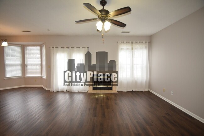 Building Photo - 10394 Lakeland Dr