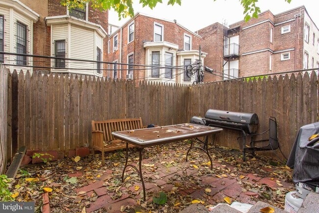 Building Photo - 3942 Delancey St