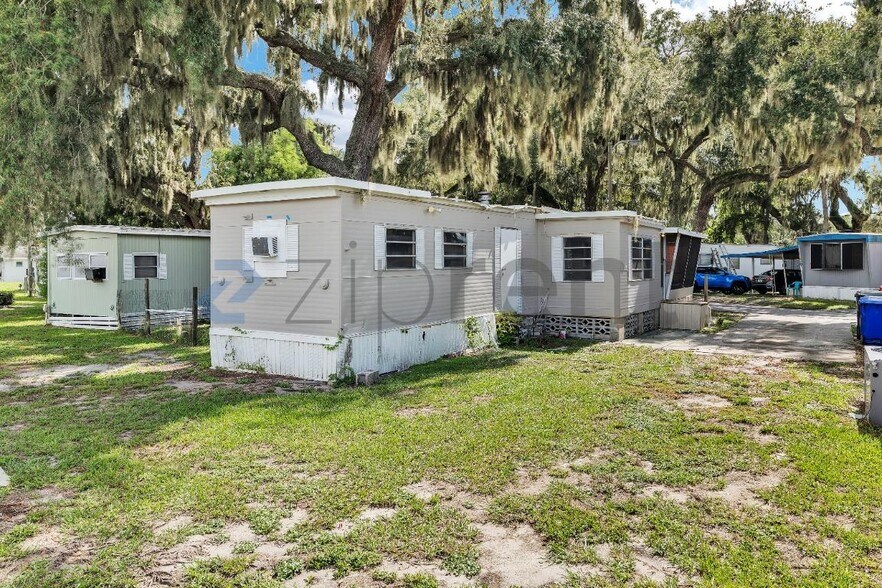 Building Photo - Unit