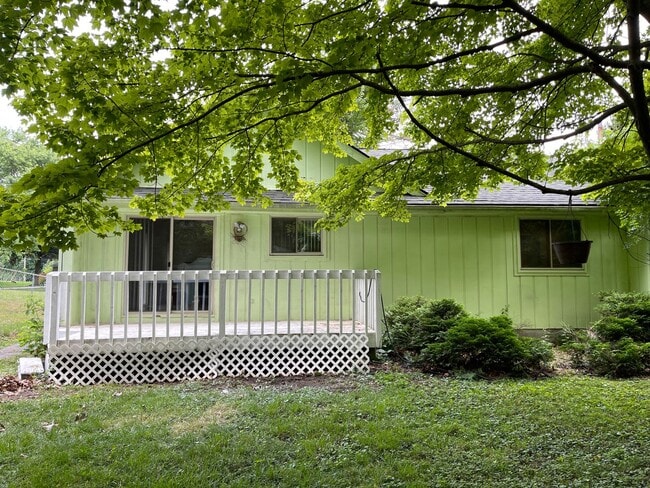 Building Photo - 3479 Fieldview Ave