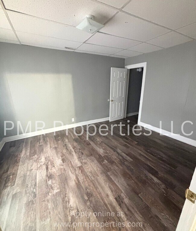 Building Photo - 516 S 16th St