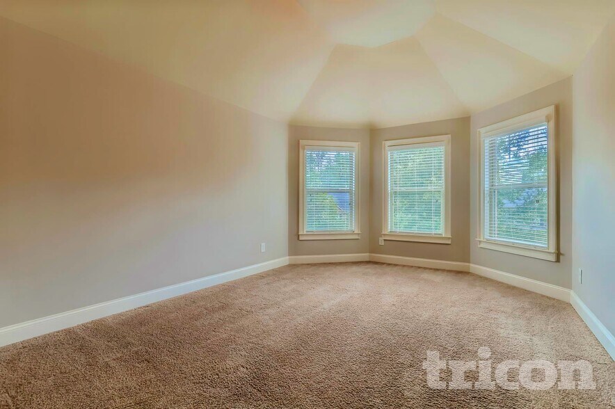 Building Photo - 37 Canyon View Dr