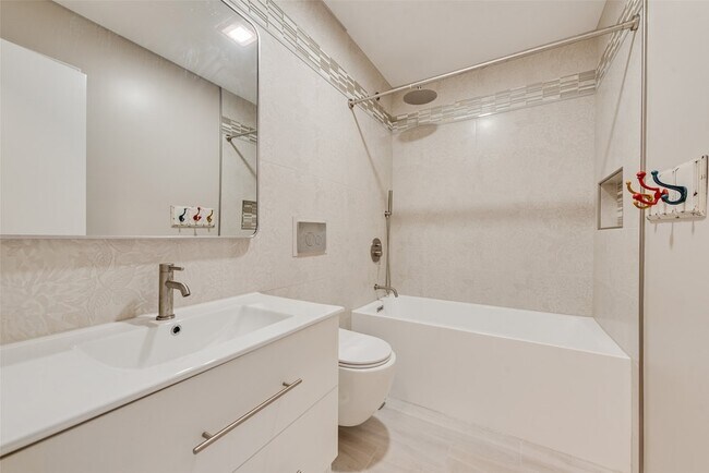 Building Photo - 6902 Kara Pl