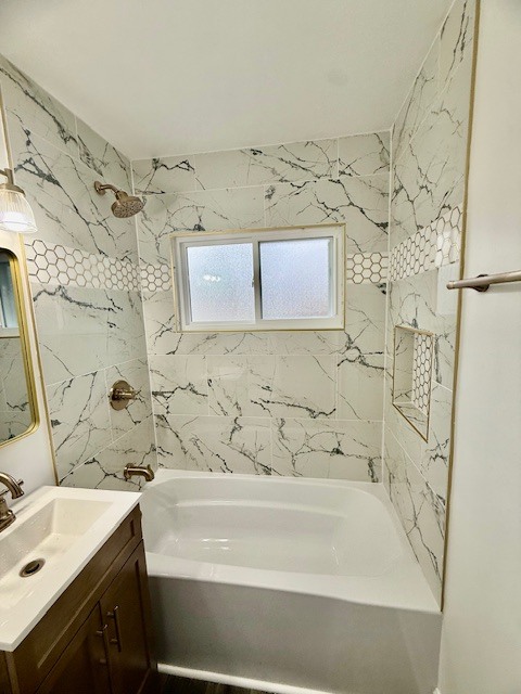 Building Photo - 2517 E 22nd Pl