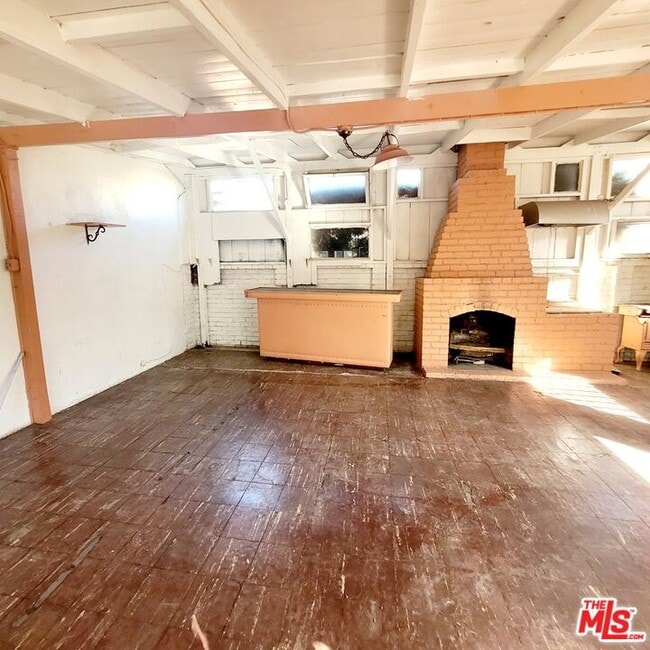 Building Photo - 3760 Wellington Rd