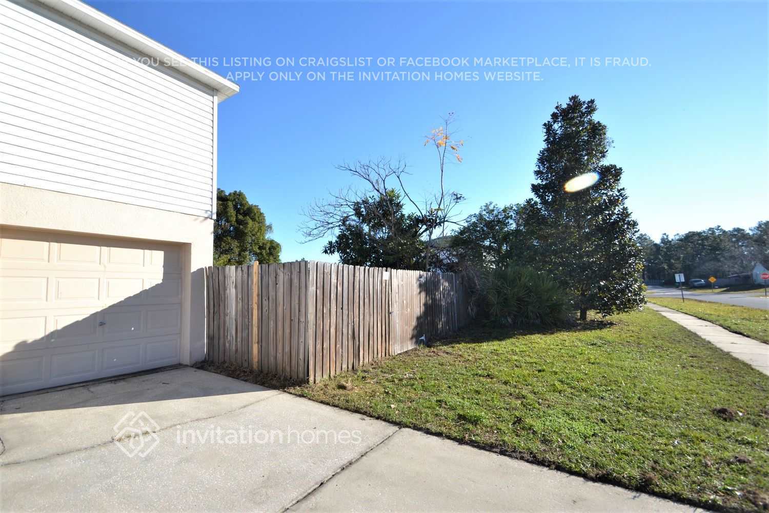 Building Photo - 1370 San Carlos Ave