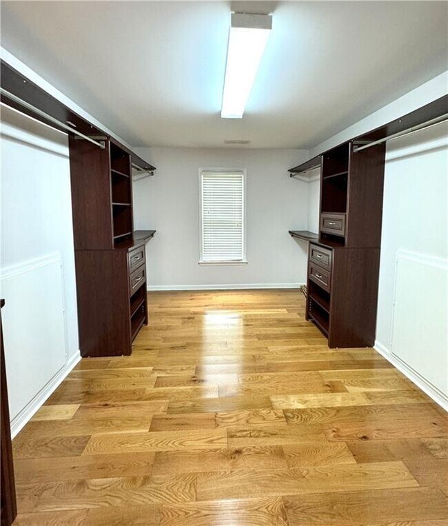 Building Photo - 1070 Admiral Crossing