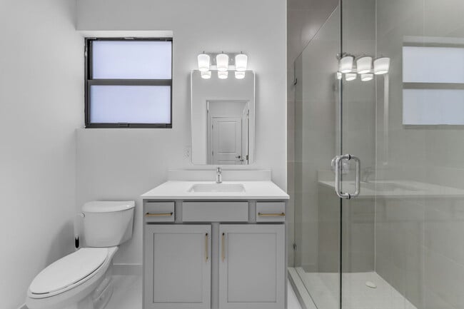 Building Photo - Southwest 196th Avenue, Homestead, FL 33030 - 1 BR 1 BA single-family home