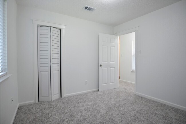 Building Photo - 2797 Wood Hollow Dr
