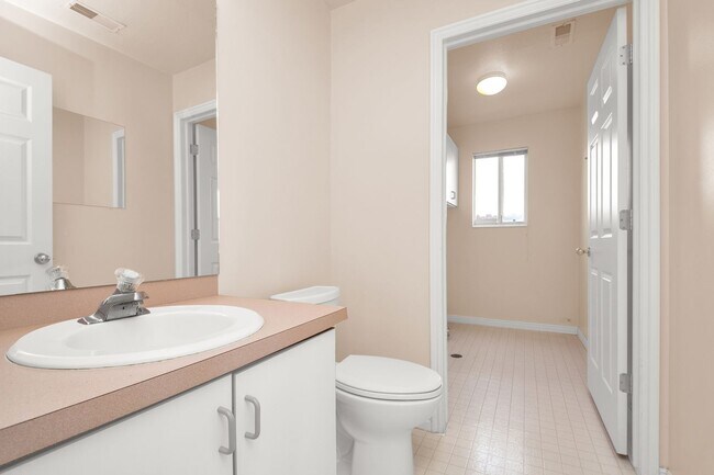 Building Photo - 2070 N 650 W