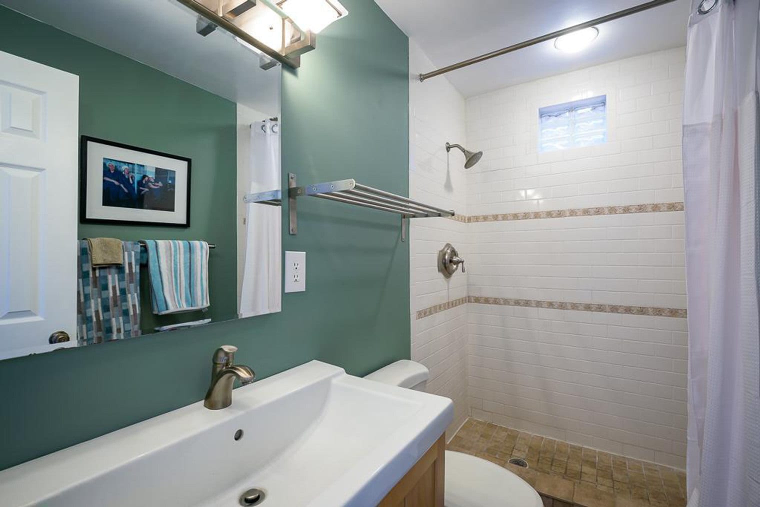 Building Photo - 504 Capitol Ct NE