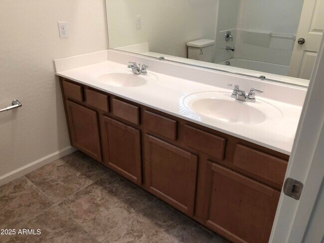 Building Photo - 226 N 199th Dr
