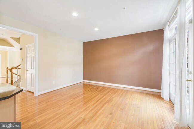 Building Photo - 7979 Vigne Ct