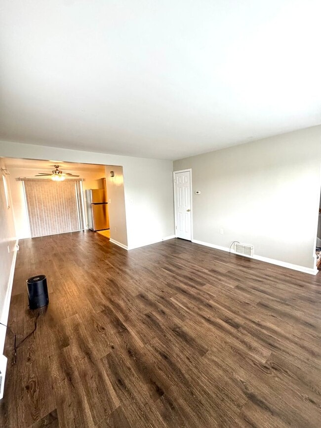 Building Photo - Charming 2 Bedroom Townhouse in New Market