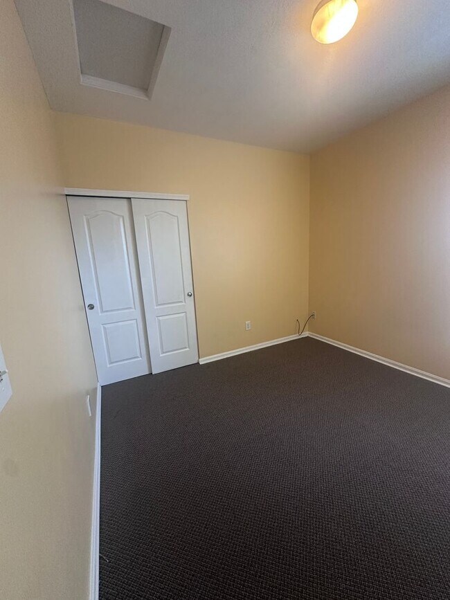 Building Photo - Bannon Crossings 3-bed, 2-bath Ranch