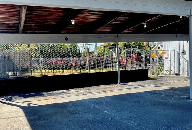 Building Photo - 236 E Lauridsen Blvd