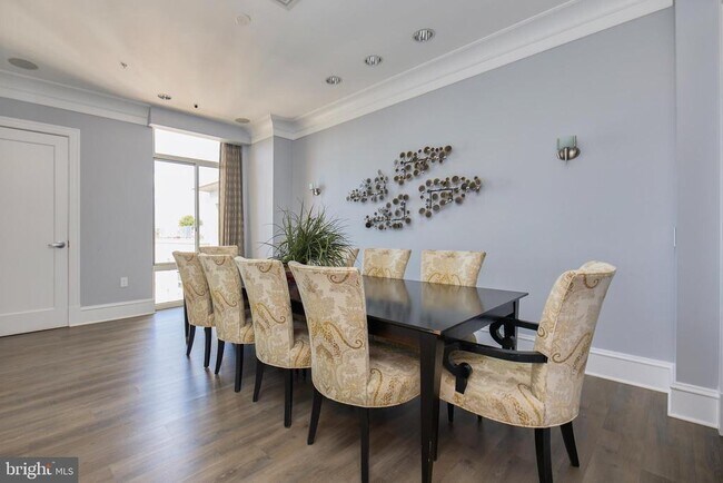 Building Photo - 851 N Glebe Rd