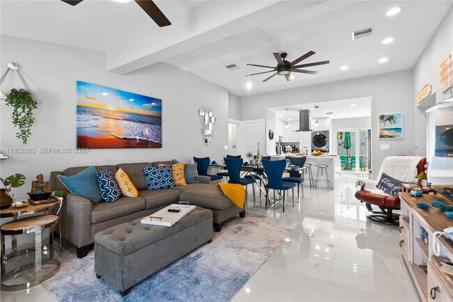 Building Photo - 2600 NE 15th St