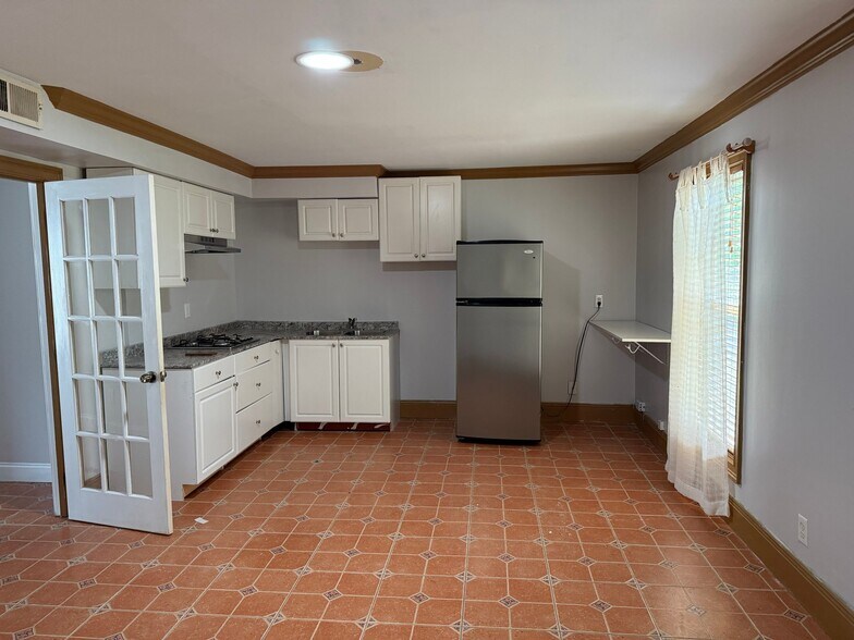 Building Photo - 5600 Sugar Crossing Dr