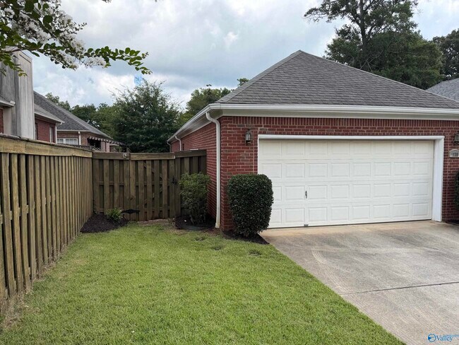 Building Photo - 139 Canterbury Dr