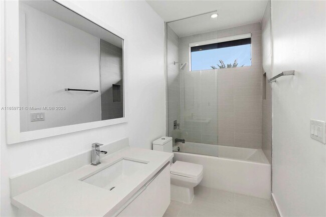 Building Photo - 10541 NW 66th St