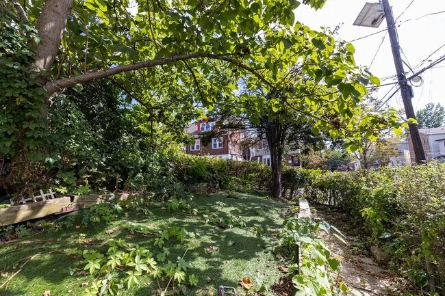 Building Photo - 208 Terrace Ave