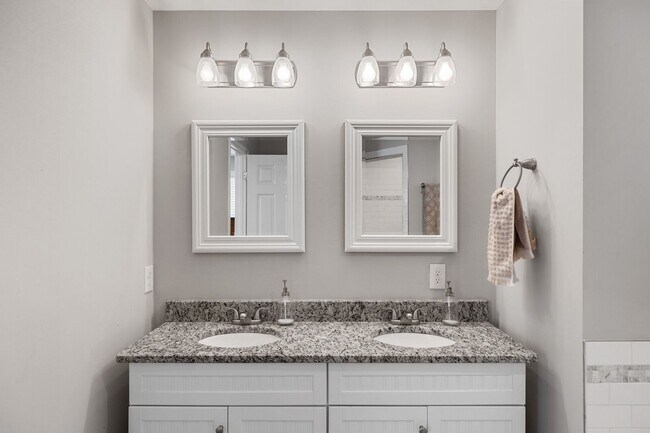 Building Photo - Open Layout home in Maynor Place