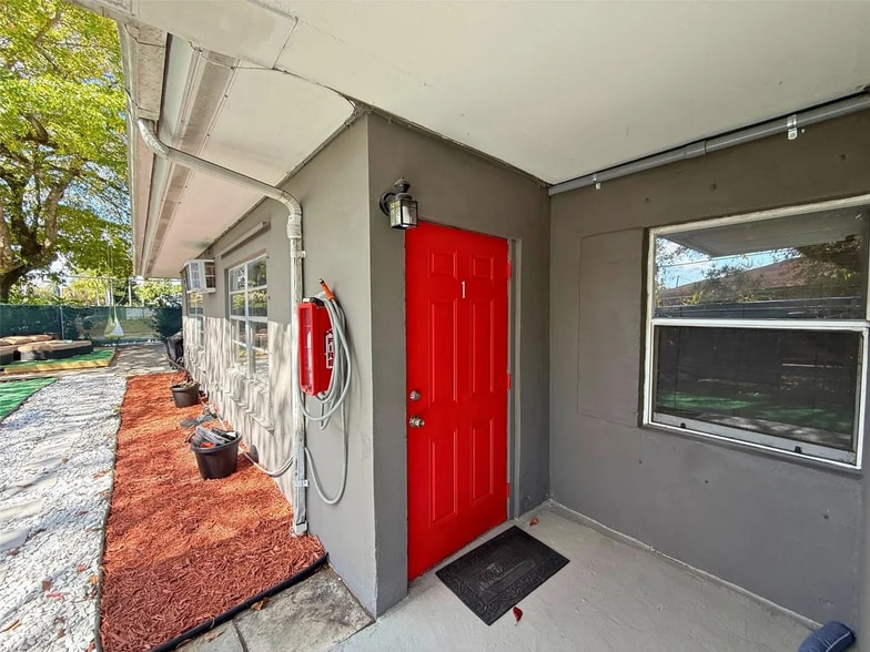 Building Photo - 1390 Riverland Rd