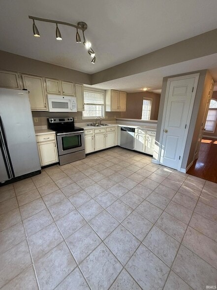 Building Photo - 791 E Sherwood Hills Dr